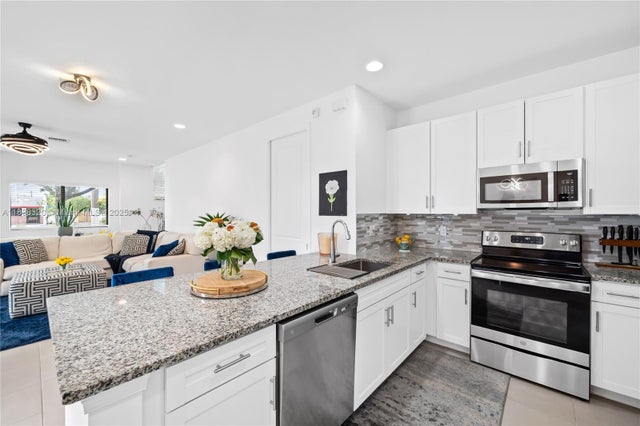 3 of 42 - 2184 Nw 6th St, Fort Lauderdale, FL
