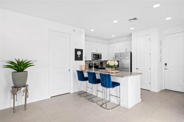4 of 42 - 2184 Nw 6th St, Fort Lauderdale, FL
