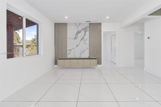 3 of 37 - 6540 Sw 25th St, Miami, FL