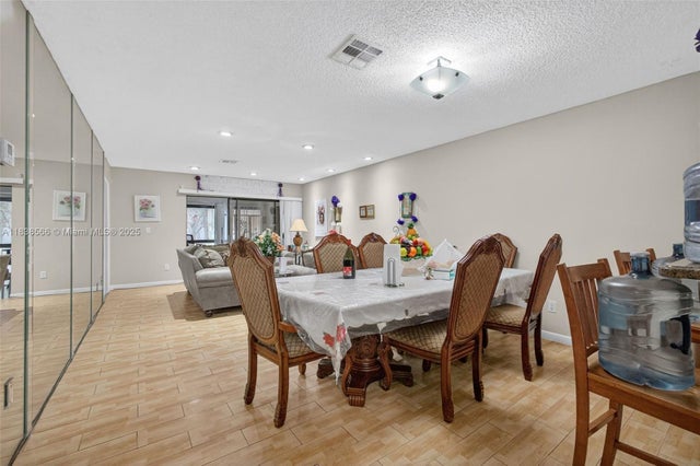 4 of 29 - 1600 Granfern Ave, West Palm Beach, FL