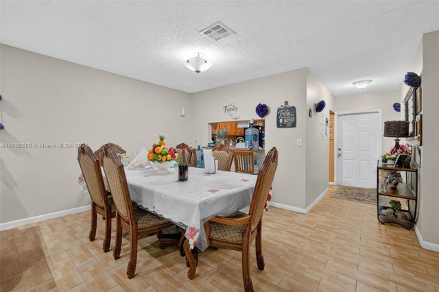 5 of 29 - 1600 Granfern Ave, West Palm Beach, FL