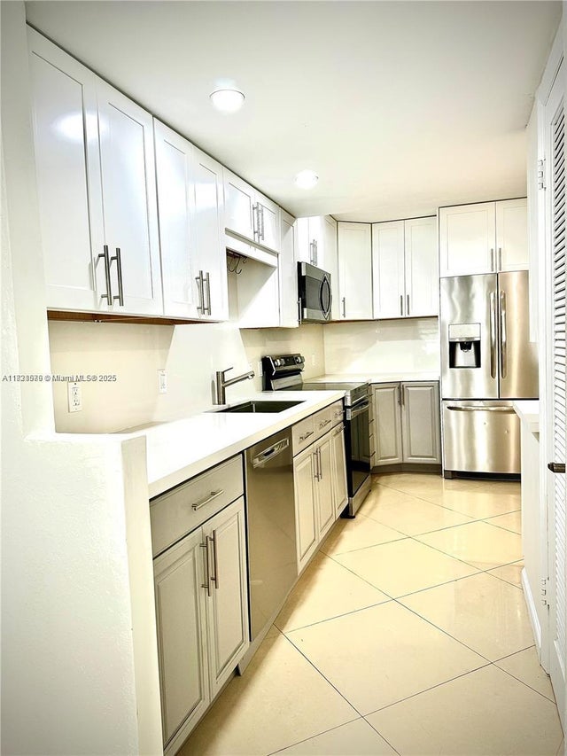 4 of 19 - 1080 94th St 212, Bay Harbor Islands, FL