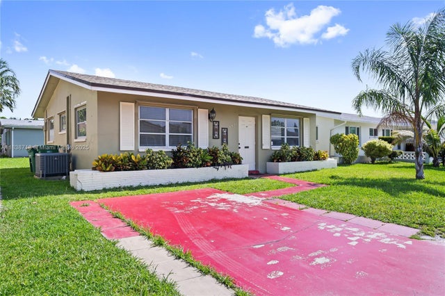 3 of 23 - 4938 Nw 54th Ct, Tamarac, FL