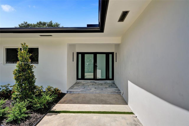2 of 47 - 1840 Ne 199th St, Miami, FL