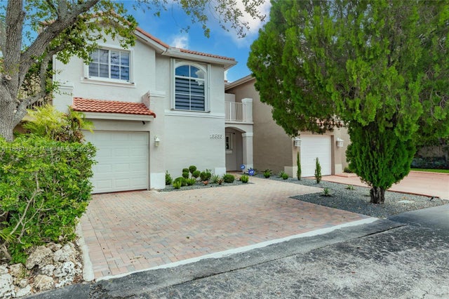 1 of 28 - 15855 Sw 86th Ter, Miami, FL