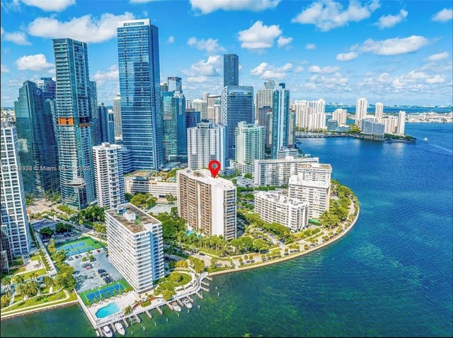 2 of 17 - 1450 Brickell Bay Dr 1402, Miami, FL
