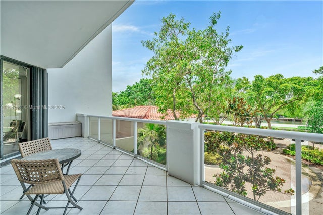 4 of 45 - 3640 Yacht Club Dr 203, Aventura, FL