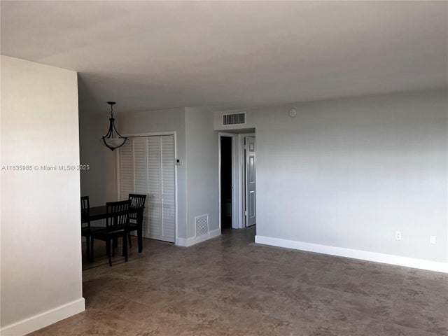 5 of 11 - 12590 Ne 16th Ave 605, North Miami, FL