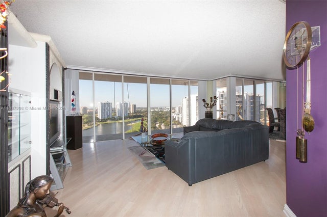 5 of 58 - 20281 E Country Club Dr 1801, Aventura, FL