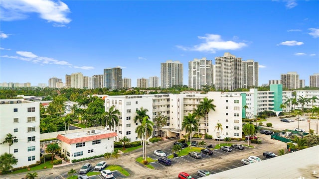 3181 S Ocean Dr 103, Hallandale Beach