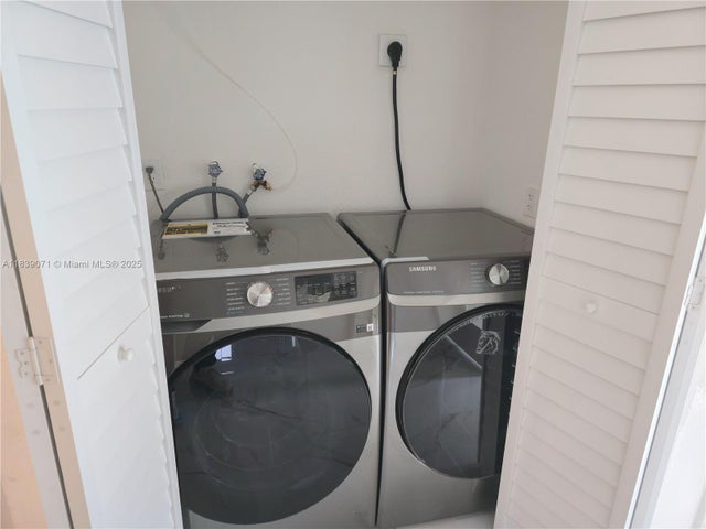 5 of 22 - 1141 Sw 8th Ter, Fort Lauderdale, FL