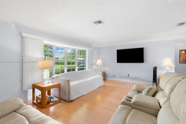 3 of 33 - 10620 Nw 41st St, Coral Springs, FL