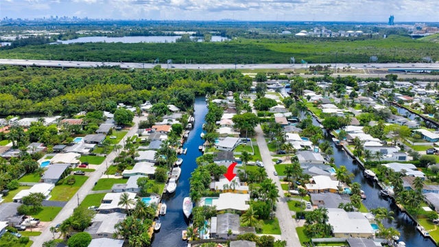 1 of 39 - 2606 Gulfstream Ln, Fort Lauderdale, FL
