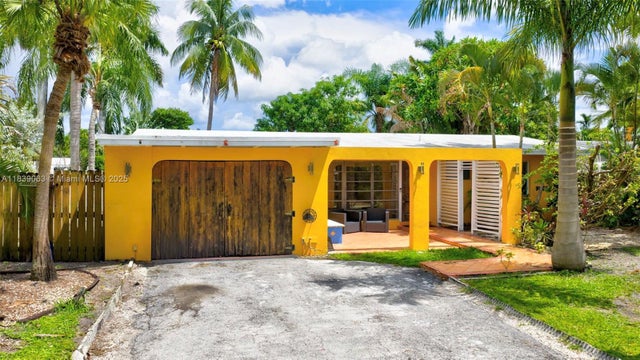 2 of 39 - 2606 Gulfstream Ln, Fort Lauderdale, FL