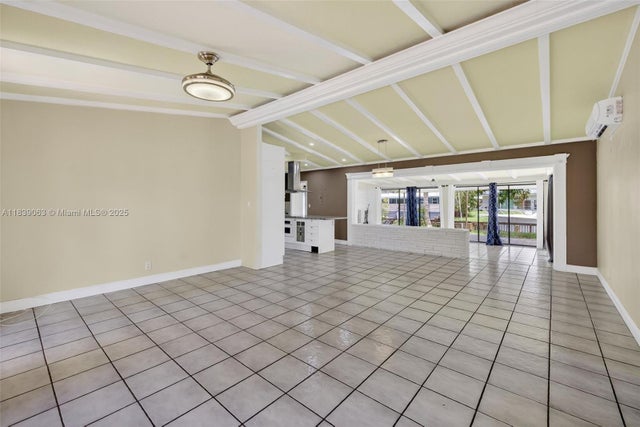 5 of 39 - 2606 Gulfstream Ln, Fort Lauderdale, FL