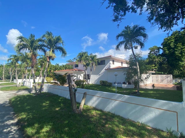 5 of 31 - 290 Ne 108th St, Miami, FL