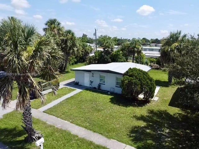 1 of 32 - 3460 Normandy Dr, Port Charlotte, FL