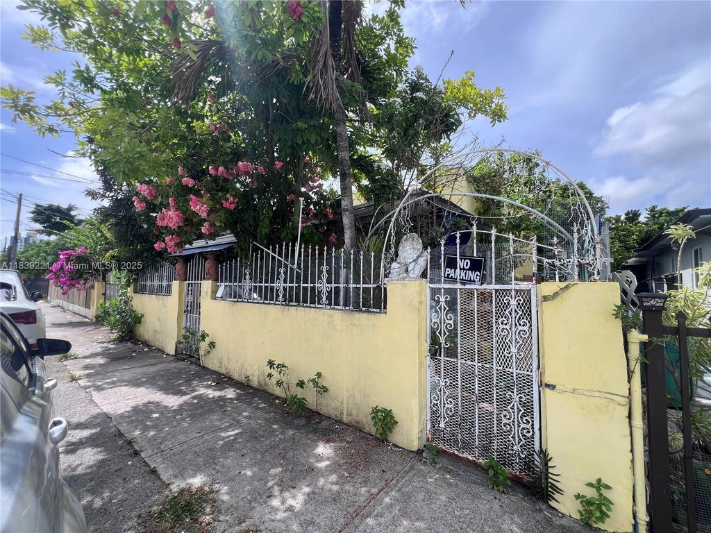 1772 Nw 19th St, Miami