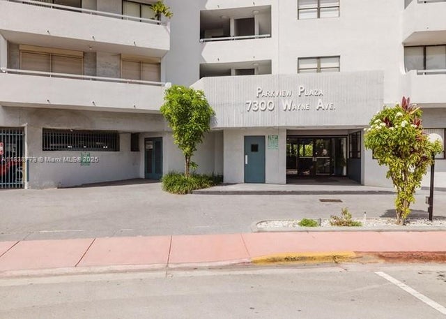 2 of 16 - 7300 Wayne Ave 418, Miami Beach, FL