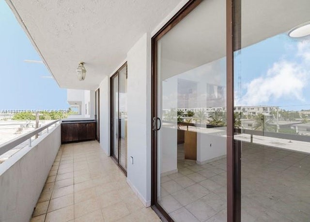 3 of 16 - 7300 Wayne Ave 418, Miami Beach, FL