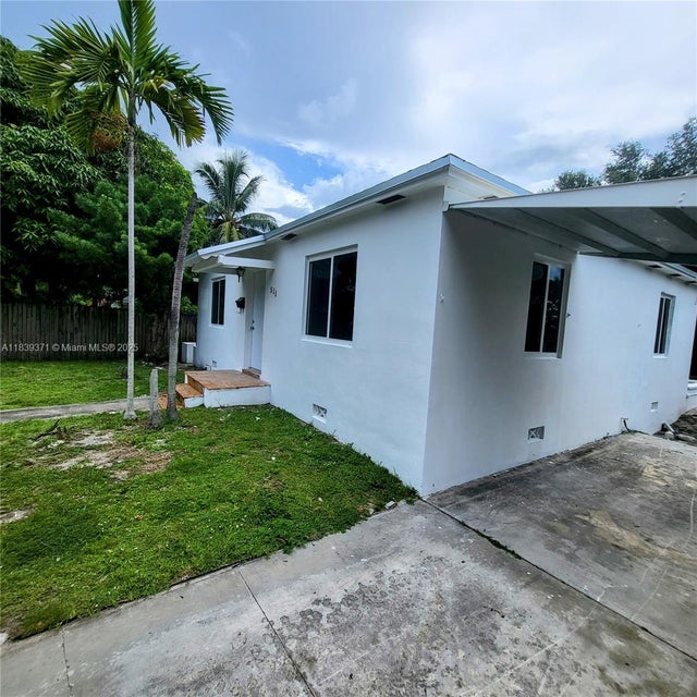 3 of 7 - 511 Ne 131st St, North Miami, FL