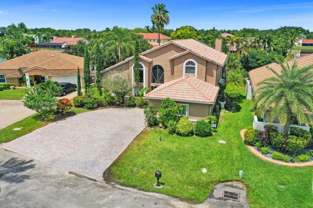 1 of 41 - 9940 Sw 4th St, Plantation, FL