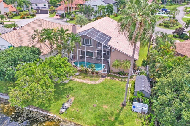 3 of 41 - 9940 Sw 4th St, Plantation, FL