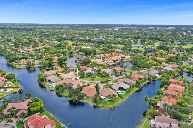 4 of 41 - 9940 Sw 4th St, Plantation, FL
