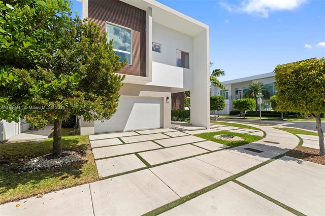 5 of 64 - 10431 Nw 68th Ter, Doral, FL