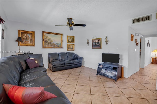 4 of 28 - 5300 Washington St C113, Hollywood, FL