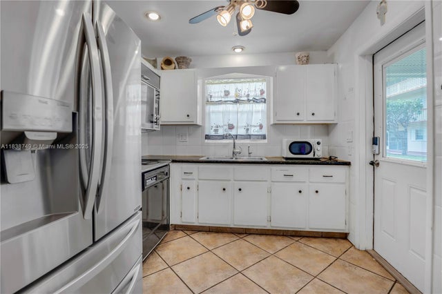5 of 28 - 5300 Washington St C113, Hollywood, FL