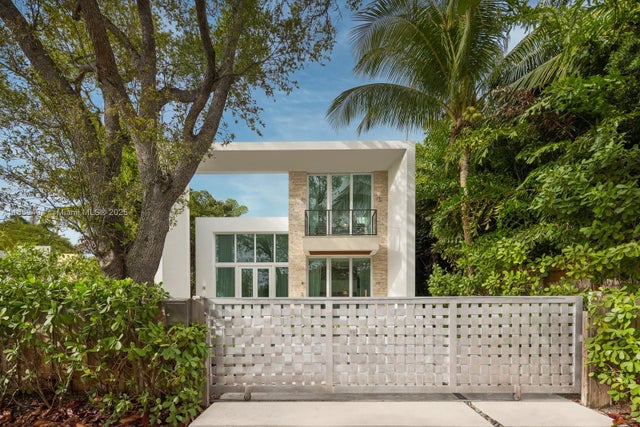 3 of 29 - 335 W 46th St, Miami Beach, FL