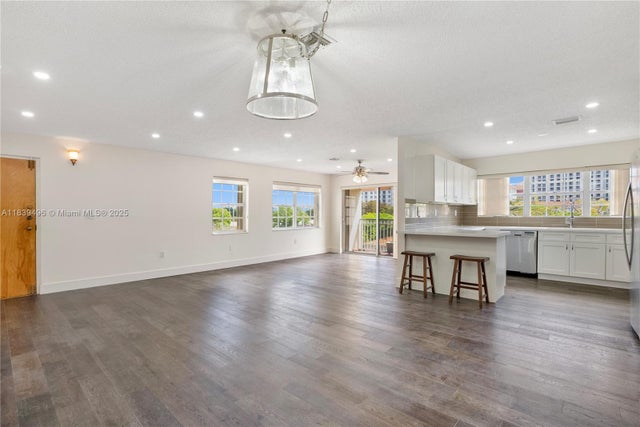3 of 12 - 37 Majorca Ave 401, Coral Gables, FL