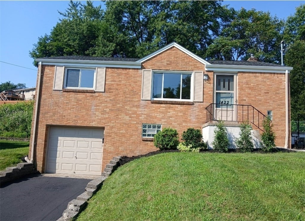 1422 Oak Drive, Castle Shannon