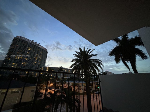 2 of 16 - 1455 West Ave 403, Miami Beach, FL