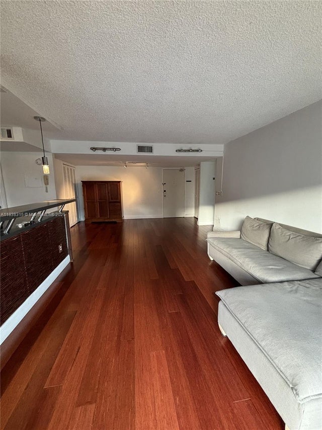 4 of 16 - 1455 West Ave 403, Miami Beach, FL