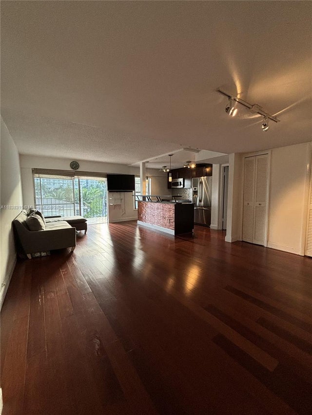 5 of 16 - 1455 West Ave 403, Miami Beach, FL