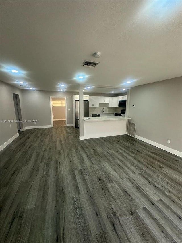 5 of 35 - 6990 Sw 28th St, Miramar, FL