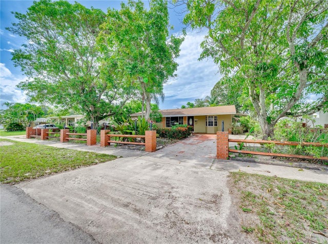 1 of 60 - 7140 Fillmore St, Hollywood, FL