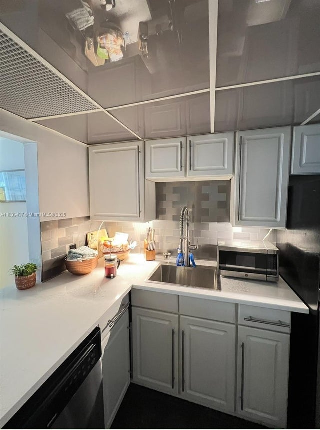 4 of 24 - 1228 West Ave 911, Miami Beach, FL