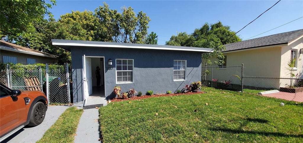 1887 Nw 66th St, Miami