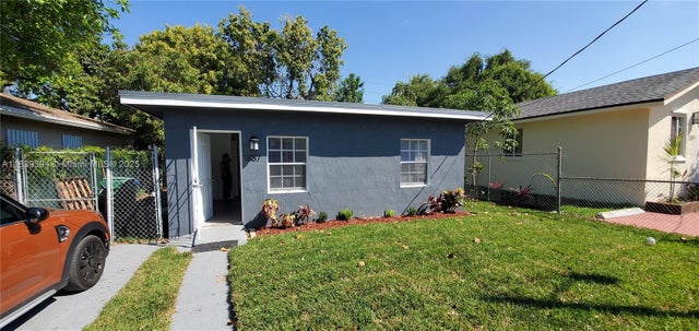 1887 Nw 66th St, Miami