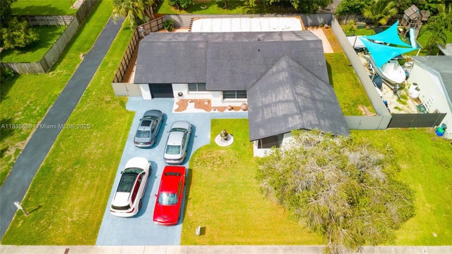 2 of 46 - 906 Cardinal Pl, Homestead, FL