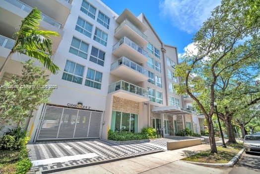 3 of 11 - 1850 Monroe 301, Hollywood, FL
