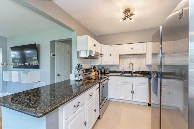 5 of 30 - 412 Sw 16th Ct, Fort Lauderdale, FL