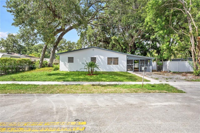 1 of 32 - 4110 Sw 32nd Ct, West Park, FL