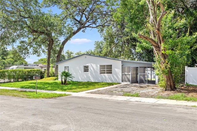 3 of 32 - 4110 Sw 32nd Ct, West Park, FL
