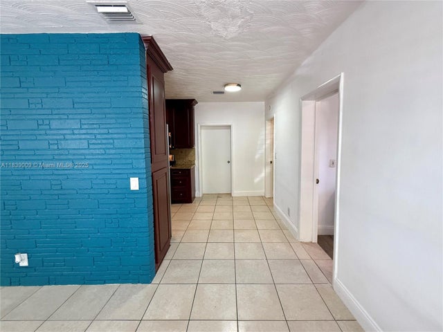 4 of 23 - 2406 N 28th Ave, Hollywood, FL