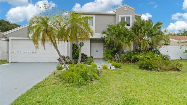 1 of 35 - 18701 Shauna Manor Dr, Boca Raton, FL