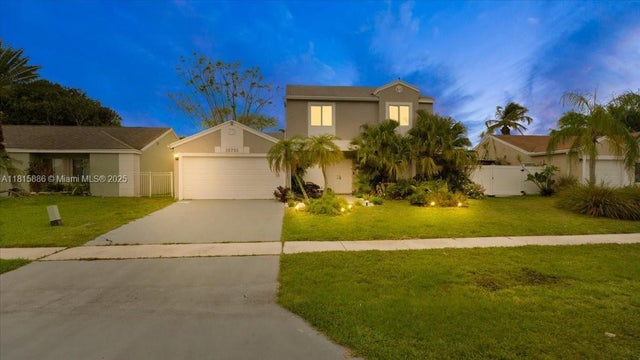 3 of 35 - 18701 Shauna Manor Dr, Boca Raton, FL